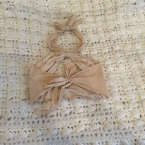 Oh Polly Bound By Love cropped backless halter top in ivory - Picture 7 of 10